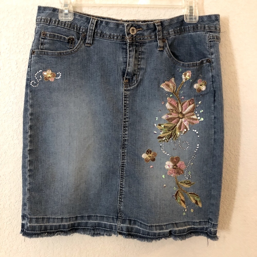Angels Womens Denim Skirt Jean Distressed Raw Hem Stretch Embroidery Size 11